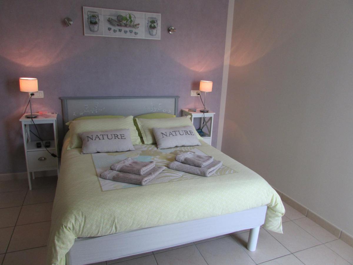 Chambre D'hôtes La Basse Gougeonnière Neuvy-en-Mauges Esterno foto